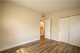 805 N Shore Dr, Leesburg, Fl 34748 in Leesburg, FL (Photo 2 of 11)