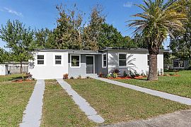 802 Halstead St, Deltona, Fl 32725 in Deltona, FL