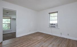 2 Bd1 Ba815 Sqft in Avondale Estates, GA (Photo 9 of 10)