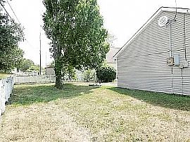 Available to Move In in Frankfort, KY (Photo 2 of 3)