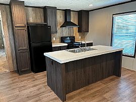 Available to Move in  in Houston, TX (Photo 3 of 3)