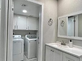 2 Bedroom  in Canada de los Alamos, NM (Photo 4 of 10)