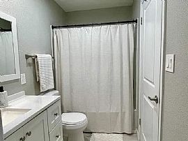 2 Bedroom  in Canada de los Alamos, NM (Photo 6 of 10)