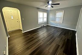 Stylish 3 Bedroom  in Rockford, IL (Photo 2 of 6)