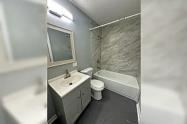 Stylish 3 Bedroom  in Rockford, IL (Photo 4 of 6)