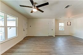 2bedroom and 2bathroom  in Dallas, TX (Photo 11 of 12)