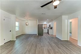 2bedroom and 2bathroom  in Dallas, TX (Photo 12 of 12)