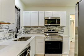 2bedroom and 2bathroom  in Dallas, TX (Photo 7 of 12)