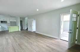  Nice 5 Bedroom Home  in Los Angeles, CA (Photo 6 of 12)