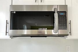  Nice 5 Bedroom Home  in Los Angeles, CA (Photo 7 of 12)