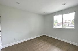  Nice 5 Bedroom Home  in Los Angeles, CA (Photo 9 of 12)