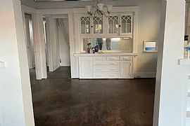 Charming 3 Bedroom Home  in Los Angeles, CA (Photo 6 of 8)