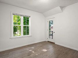 Just Outside Boston 1bedroom Apartment  in Everett, MA (Photo 5 of 12)