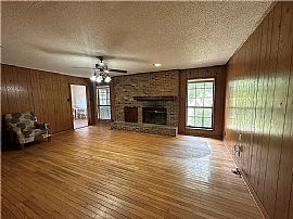 6750 Browder Dr, Theodore, Al 36582 in Theodore, AL (Photo 5 of 12)