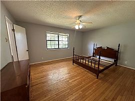 6750 Browder Dr, Theodore, Al 36582 in Theodore, AL (Photo 8 of 12)