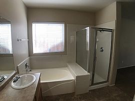 Nw Homes Don'T Last Long So Apply Today! in Bakersfield, CA (Photo 10 of 11)