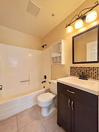 Two Bedroom Napa Home in Napa, CA (Photo 8 of 10)