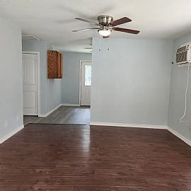 Bedroom and 1bathroom in San Antonio, TX (Photo 4 of 11)