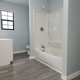 Bedroom and 1bathroom in San Antonio, TX (Photo 8 of 11)