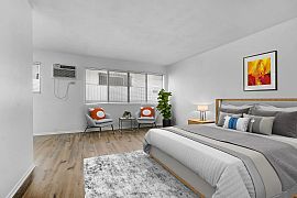 Charming 1 Bedroom Apartment  in Los Angeles, CA (Photo 6 of 8)