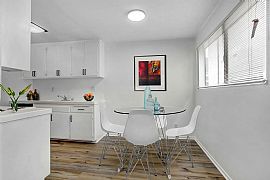 Charming 1 Bedroom Apartment  in Los Angeles, CA (Photo 7 of 8)