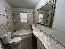 Private Landlord 2 Bedroom Home in Fresno, CA (Photo 4 of 8)