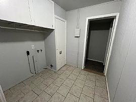Private Landlord 2 Bedroom Home in Fresno, CA (Photo 8 of 8)