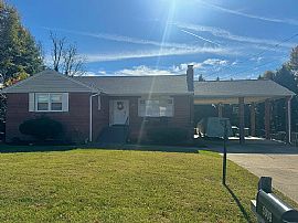 5909 Alan Dr, Clinton, Md 20735 in Clinton, MD