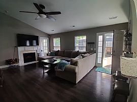 403 Seneca River Dr, Summerville, Sc 29485i’m  in Summerville, SC (Photo 2 of 8)