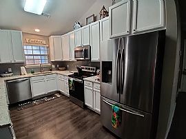 403 Seneca River Dr, Summerville, Sc 29485i’m  in Summerville, SC (Photo 3 of 8)