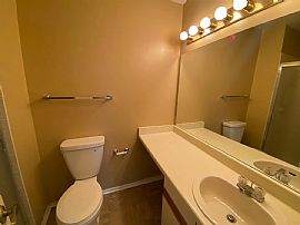 Charming 2 Bedroom For Lease in Colorado Springs, CO (Photo 2 of 6)