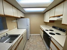 Charming 2 Bedroom For Lease in Colorado Springs, CO (Photo 6 of 6)