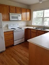 Charming 2 Bed and 1 Bed Available For Lease in Colorado Springs, CO (Photo 6 of 8)