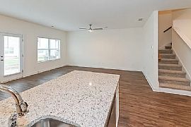 140 The Heights Dr, Calera, Al 35040 in Calera, AL (Photo 5 of 12)