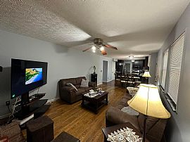 Beautiful 3bed and 1.5bath $2,500 in Dublin, OH (Photo 4 of 11)