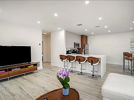 3 Bd 2ba Home in Miami, FL (Photo 11 of 12)