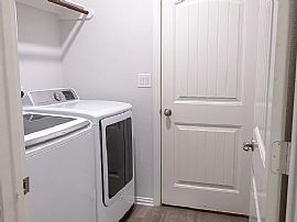 Inviting Family Home in Midland, TX (Photo 11 of 12)