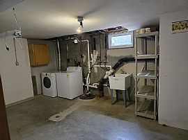 Wonderful Ranch Styled Home in Louisville, KY (Photo 11 of 12)