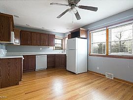 Wonderful Ranch Styled Home in Louisville, KY (Photo 4 of 12)