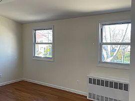 Renovated 3bed/1bath Apt W/i "All Utilities/ Wi-Fi"  in Floral Park, NY (Photo 4 of 8)