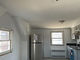 Renovated 3bed/1bath Apt W/i "All Utilities/ Wi-Fi"  in Floral Park, NY (Photo 7 of 8)
