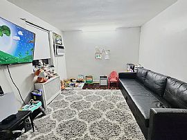 A Nice One Bedroom Home in Glen Oaks, NY