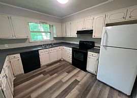 303 Belvidere Rd Se, Huntsville, Al 35803 in Huntsville, AL (Photo 4 of 12)