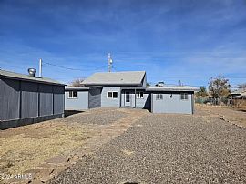417 E Apache St, Huachuca City, Az 85616 House For Rent in Huachuca City, AZ (Photo 2 of 7)