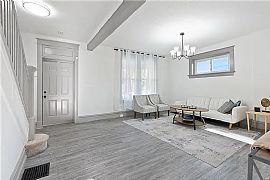 This Lovely Home Is Open For Families. in Saint Louis, MO (Photo 2 of 12)