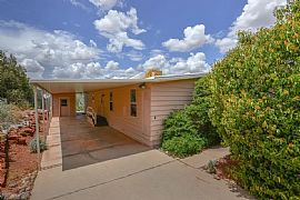 401 Sunset Hills Dr, Sedona, Az 86336 Home For Rent in Sedona, AZ (Photo 2 of 10)