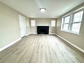 Beautifully Renovated 3-Bedroom Home in South St. Louis!  in Saint Louis, MO (Photo 2 of 12)