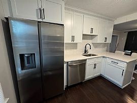 60 Bowen St, Hamden, Ct 06514 Peaceful House For Rent in Hamden, CT (Photo 3 of 11)