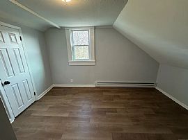 60 Bowen St, Hamden, Ct 06514 Peaceful House For Rent in Hamden, CT (Photo 7 of 11)