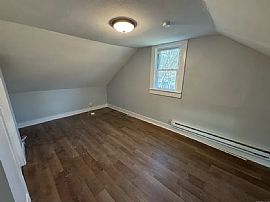 60 Bowen St, Hamden, Ct 06514 Peaceful House For Rent in Hamden, CT (Photo 9 of 11)